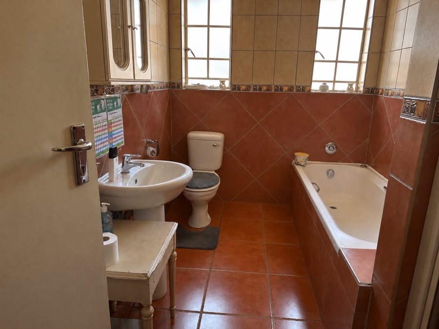 3 Bedroom Property for Sale in Waterval East North West